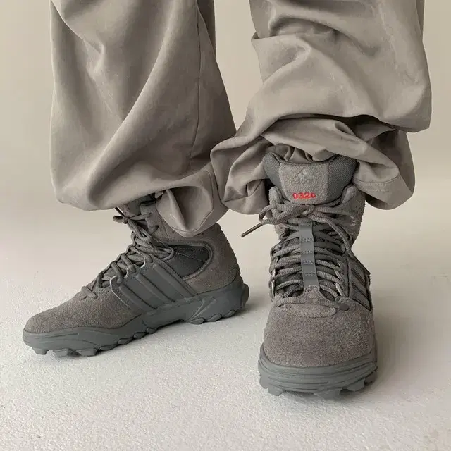 해외] 아디다스 X 032C GSG-9 부츠 워커 그레이 | 브랜드 중고거래